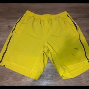 Lululemon Pace Breaker Yellow Shorts Size Large